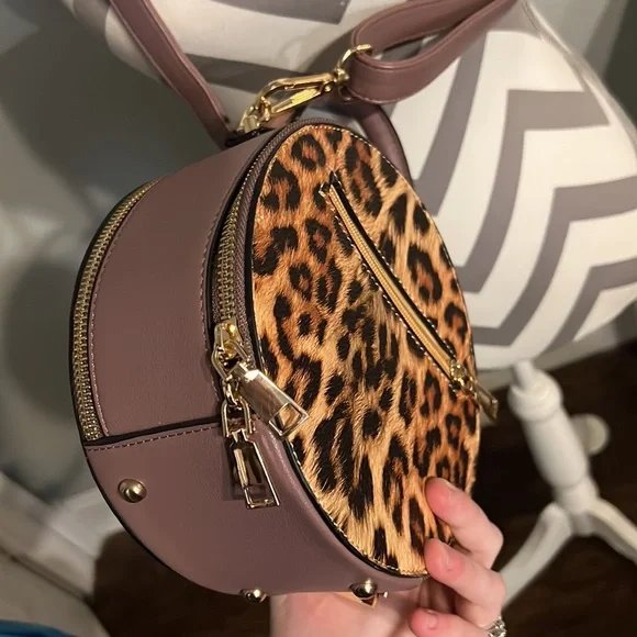 Womens Leopard purse - Picture 4 of 8